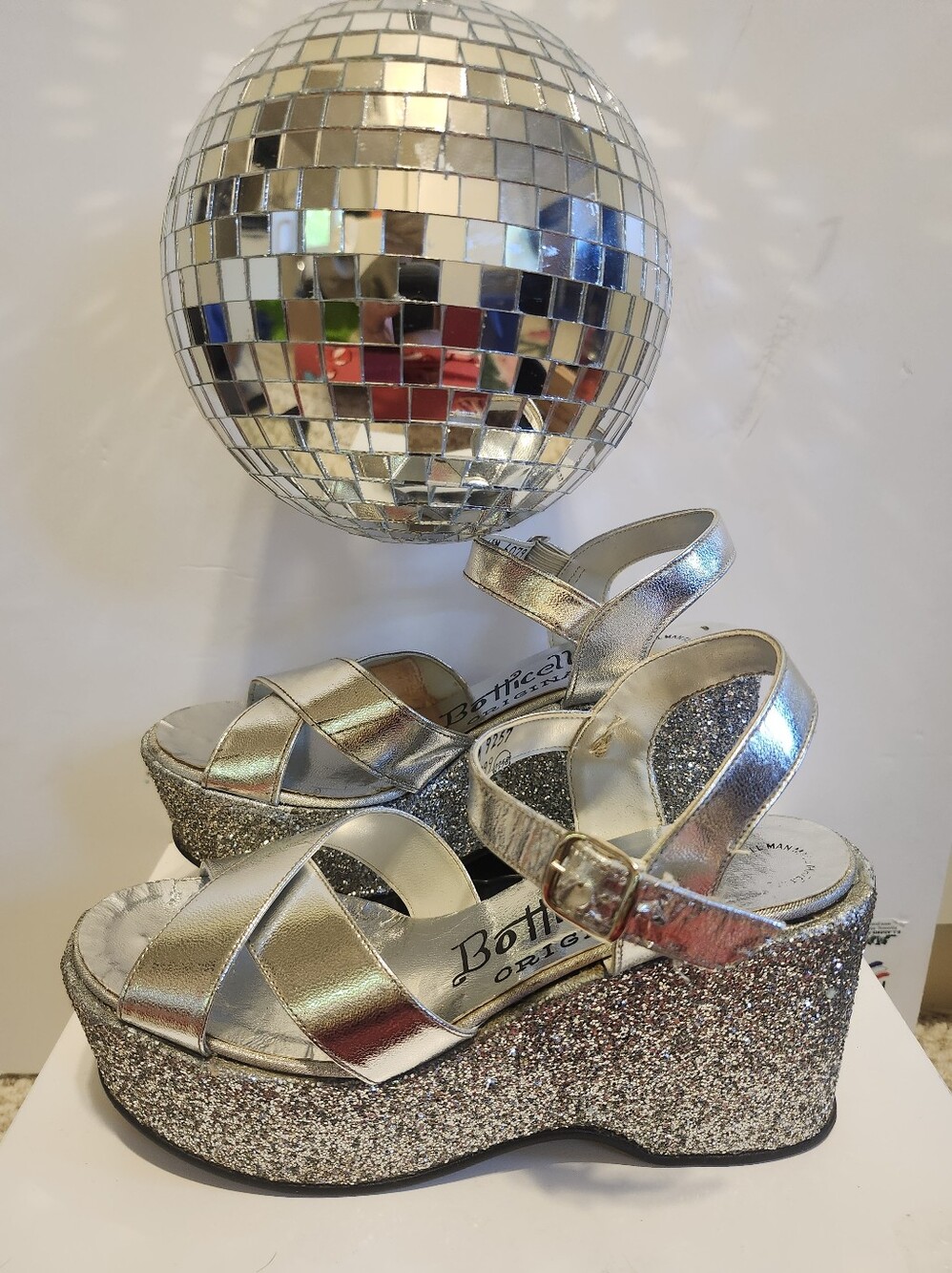Vintage 1970s "Botticelli Originals" Silver Glitter Platform Sandals Sz 6.5 USA